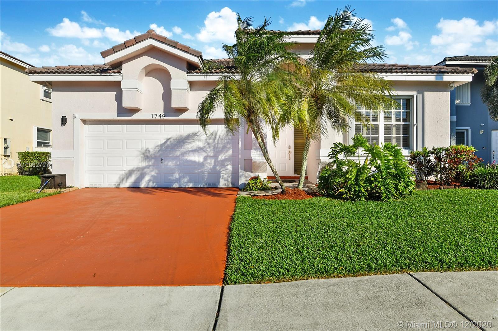 1749 NW 165th Ave, Pembroke Pines, FL 33028