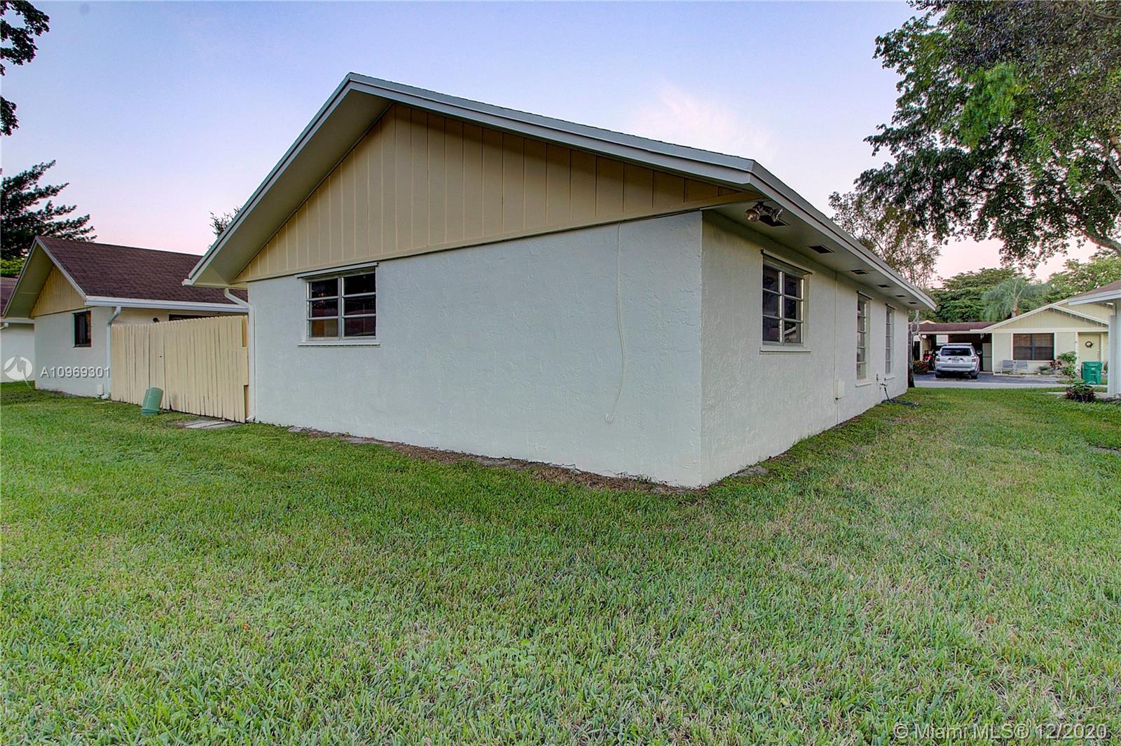 Davie, FL 33328,3653 W Bell Dr #47