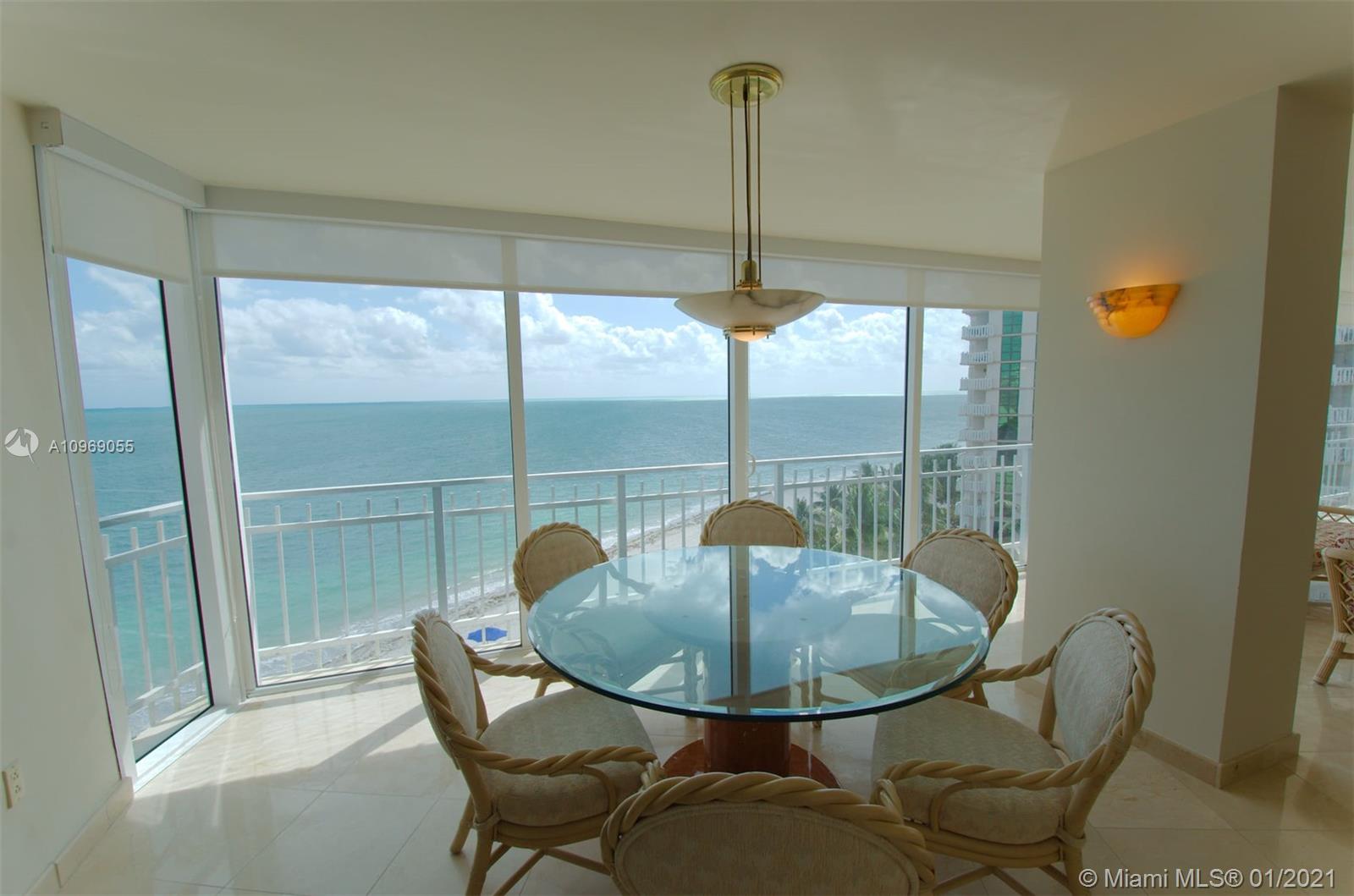 Key Biscayne, FL 33149,600 Grapetree Dr #8AS