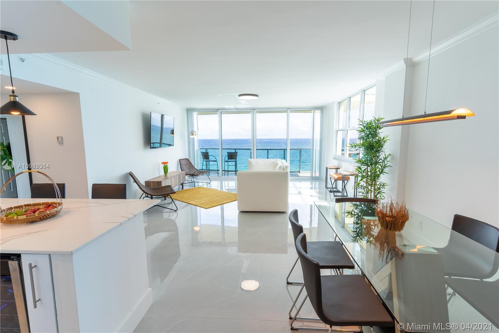 Hollywood, FL 33019,2501 S Ocean Dr #1525