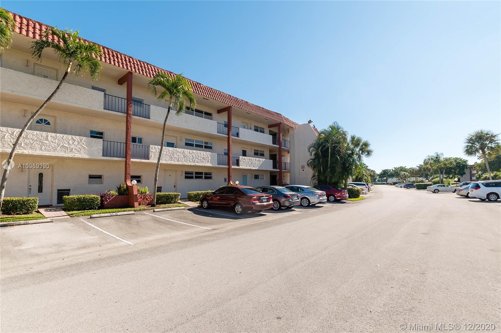 Pembroke Pines, FL 33025,700 S Hollybrook Dr #108