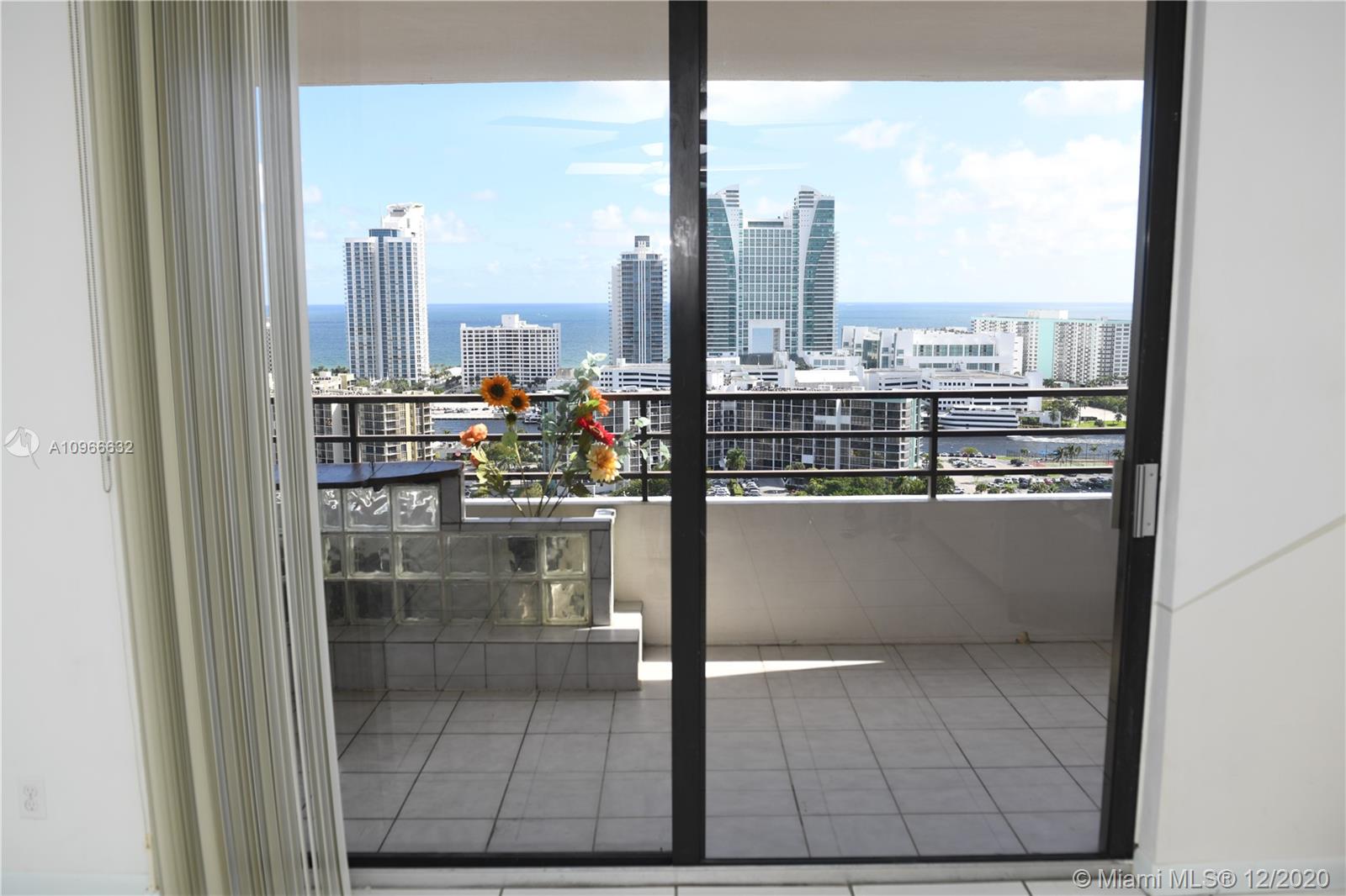 Hallandale Beach, FL 33009,2500 Parkview #2403