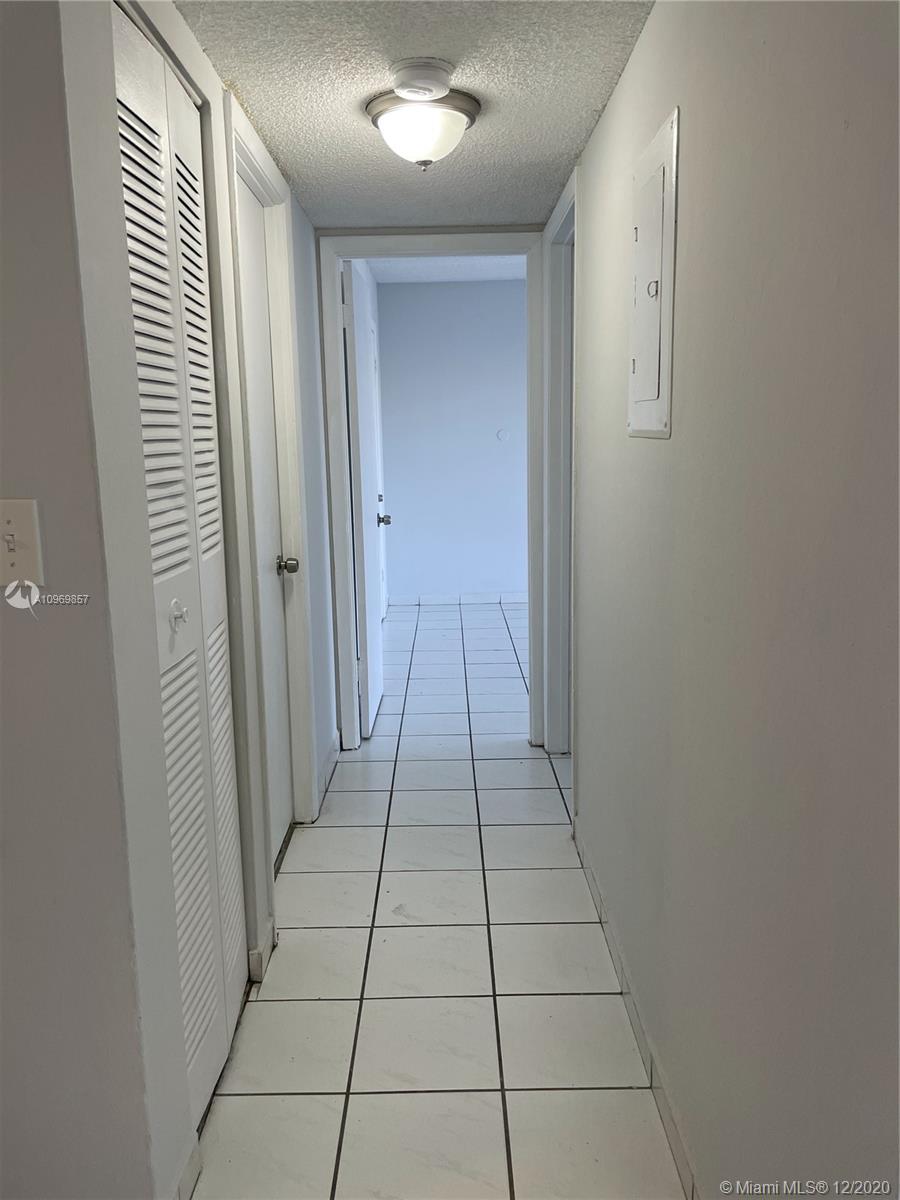 Hialeah, FL 33012,5625 W 20th Ave #406