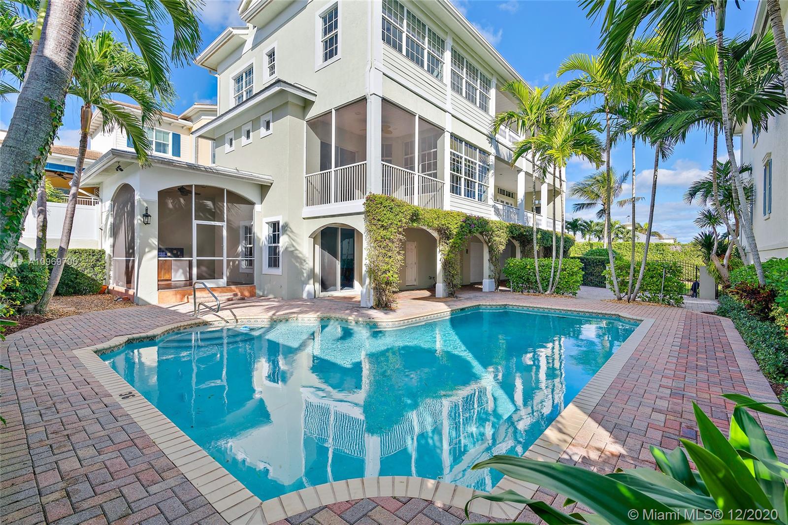420 Old Towne Ln, Juno Beach, FL 33408