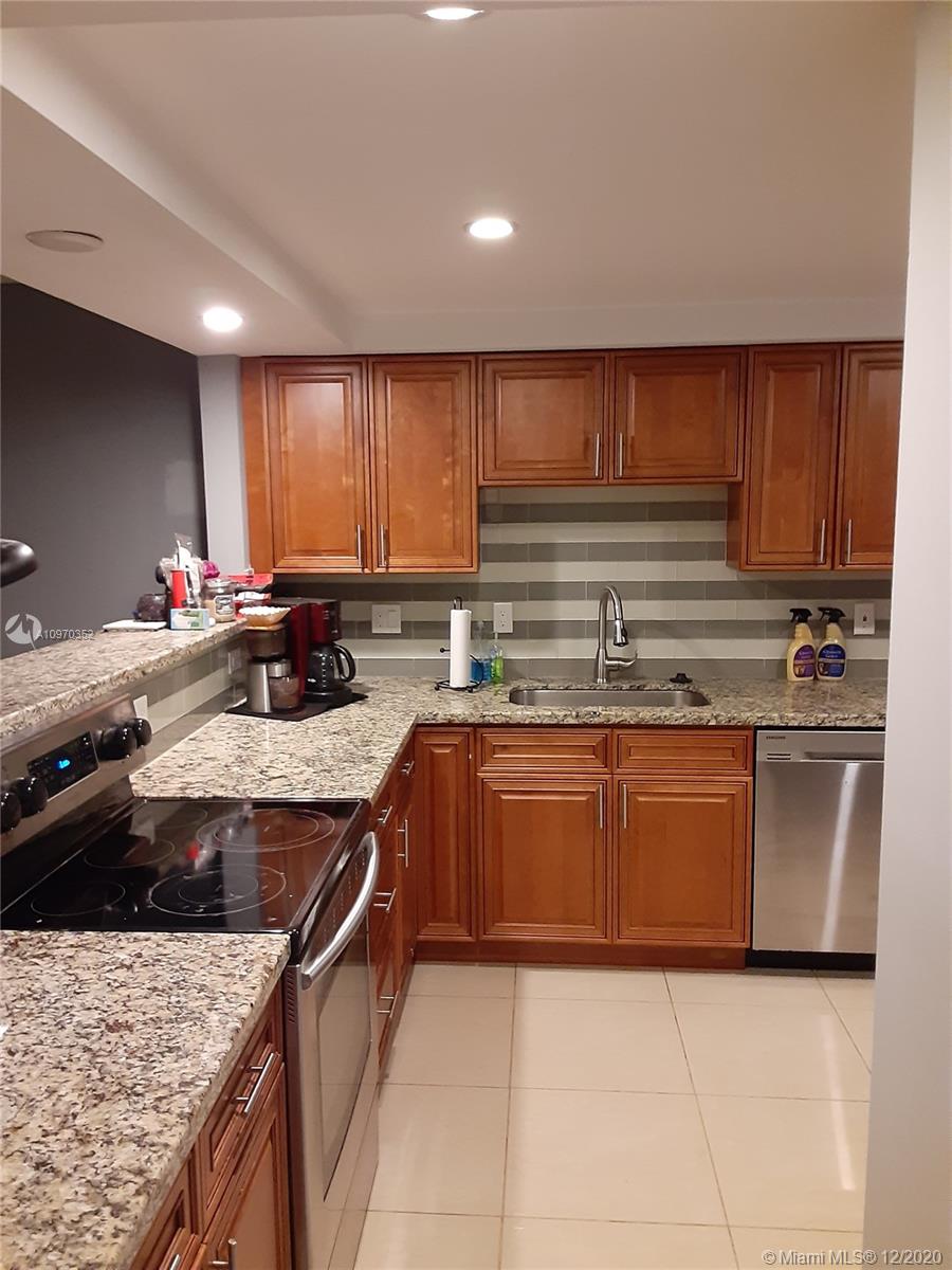 Plantation, FL 33324,120 SW 96th Ter #202