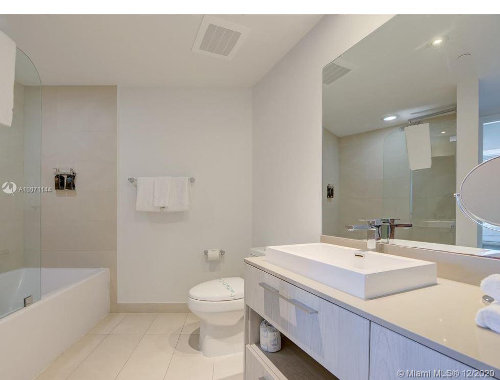 Hollywood, FL 33019,4111 S Ocean Dr #2406