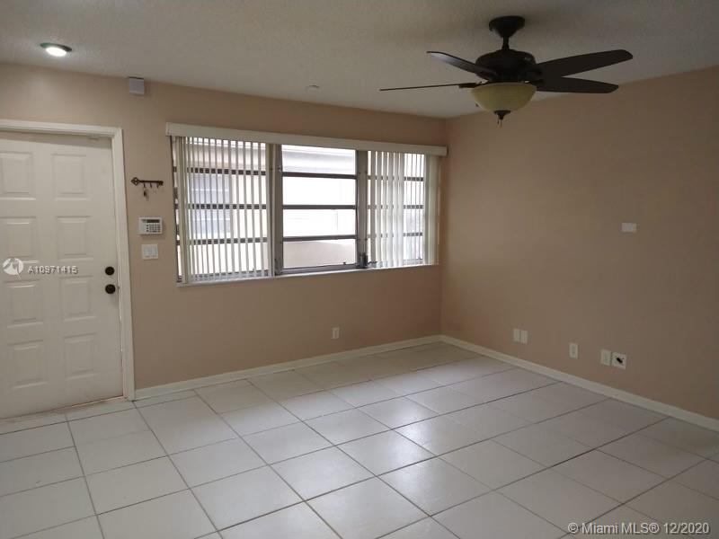 Coral Springs, FL 33071,1014 Twin Lakes Dr #20-H