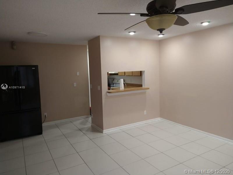 Coral Springs, FL 33071,1014 Twin Lakes Dr #20-H