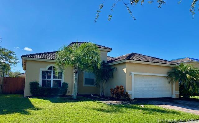 BEAUTIFUL & SPACIOUS ONE STORY 4 BEDROOM, 3 BATH, 2 CAR GARAGE HOME! PERFECT SPLIT PLAN, TILED THROUGHOUT WITH AN OPEN KITCHEN AND LARGE FMAILY ROOM AND FULLY FENCED IN YARD. HOA COVERS: AT&T CABLE, U-VERSE, HIGH SPEED INTERNET,  MONITORED ALARM, 24HR GATED & ROVING SECURITY AND ACCESS TO TENNIS CLUB. OFFERS MUST BE SUBMITTED W/ DU APPROVAL LETTER.