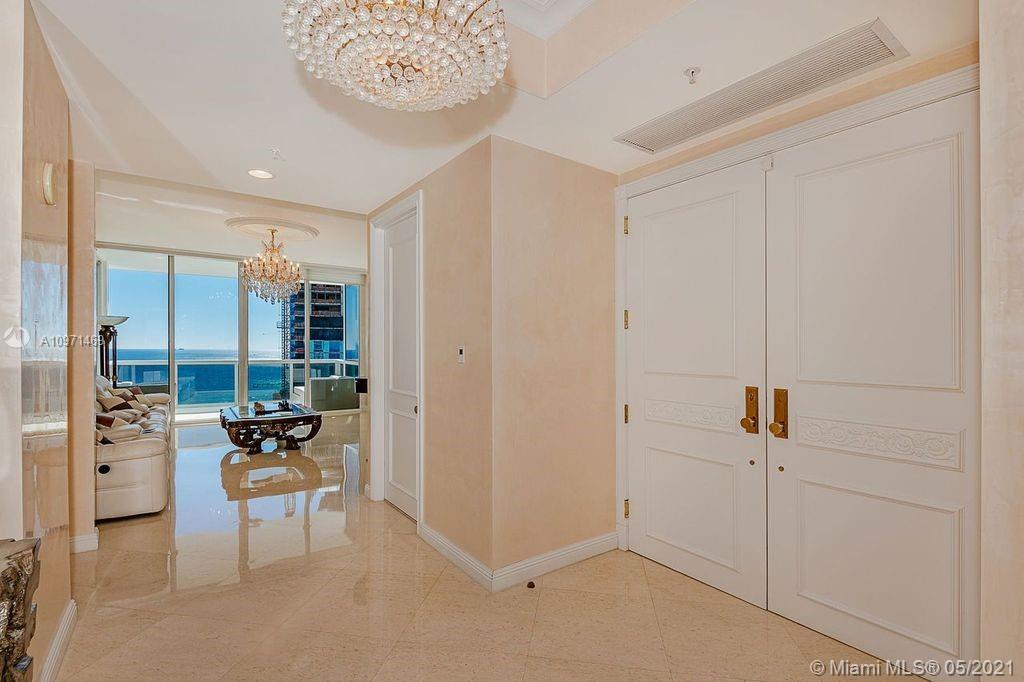 Sunny Isles Beach, FL 33160,18101 Collins Ave #4702