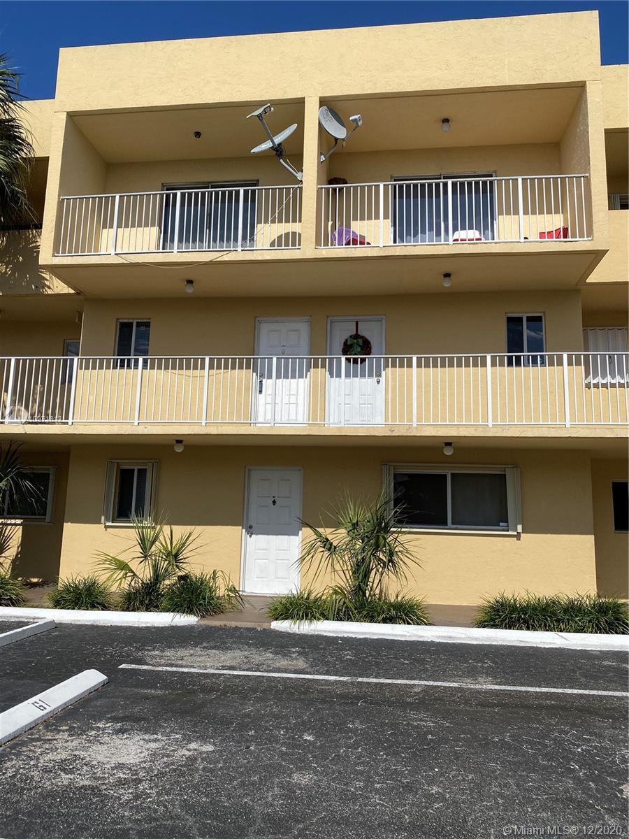 2740 W 76th St #204, Hialeah, FL 33016