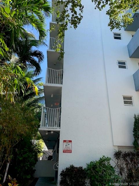 Miami Beach, FL 33139,61 Collins Ave #202