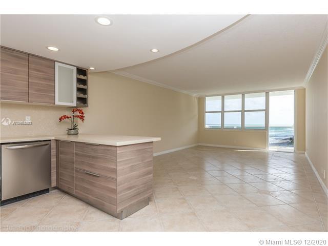 Hollywood, FL 33019,3725 S Ocean Dr #1004