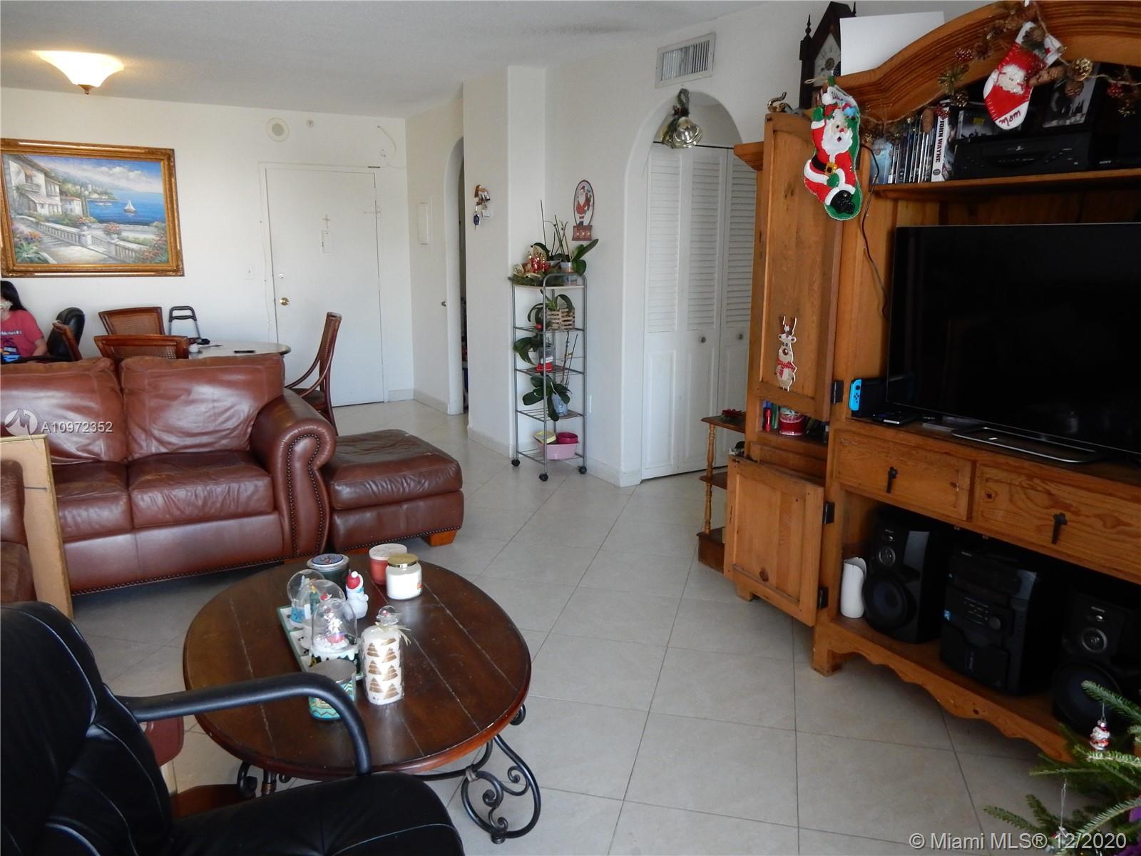 Sunny Isles Beach, FL 33160,400 Kings Point Dr #411