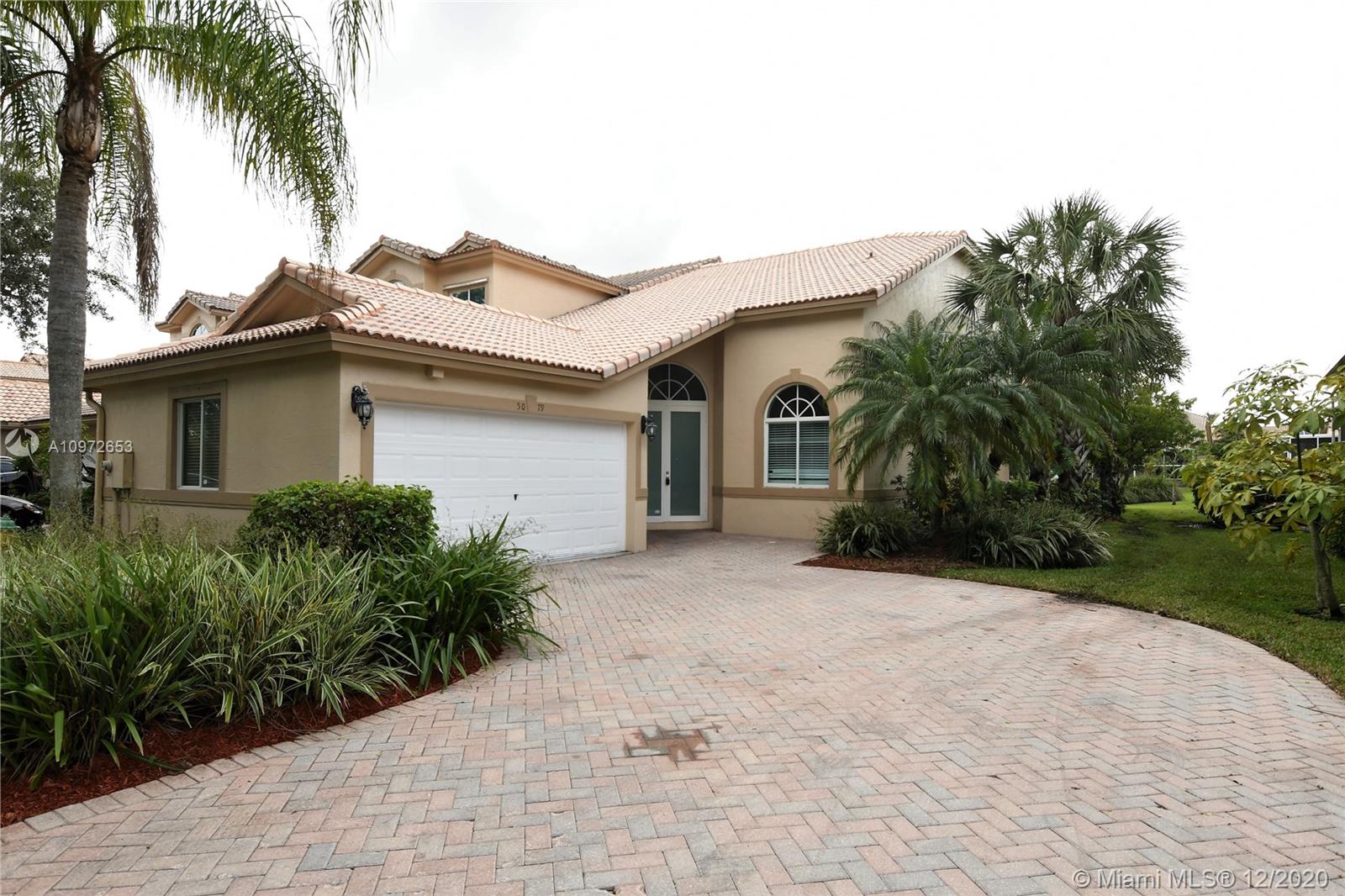 Davie, FL 33328,5079 E Madison Lakes Cir E #5079