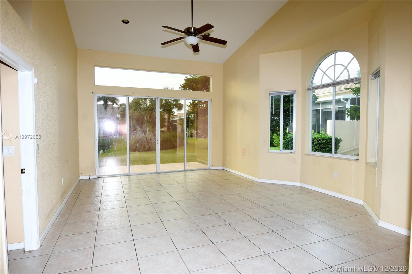 Davie, FL 33328,5079 E Madison Lakes Cir E #5079