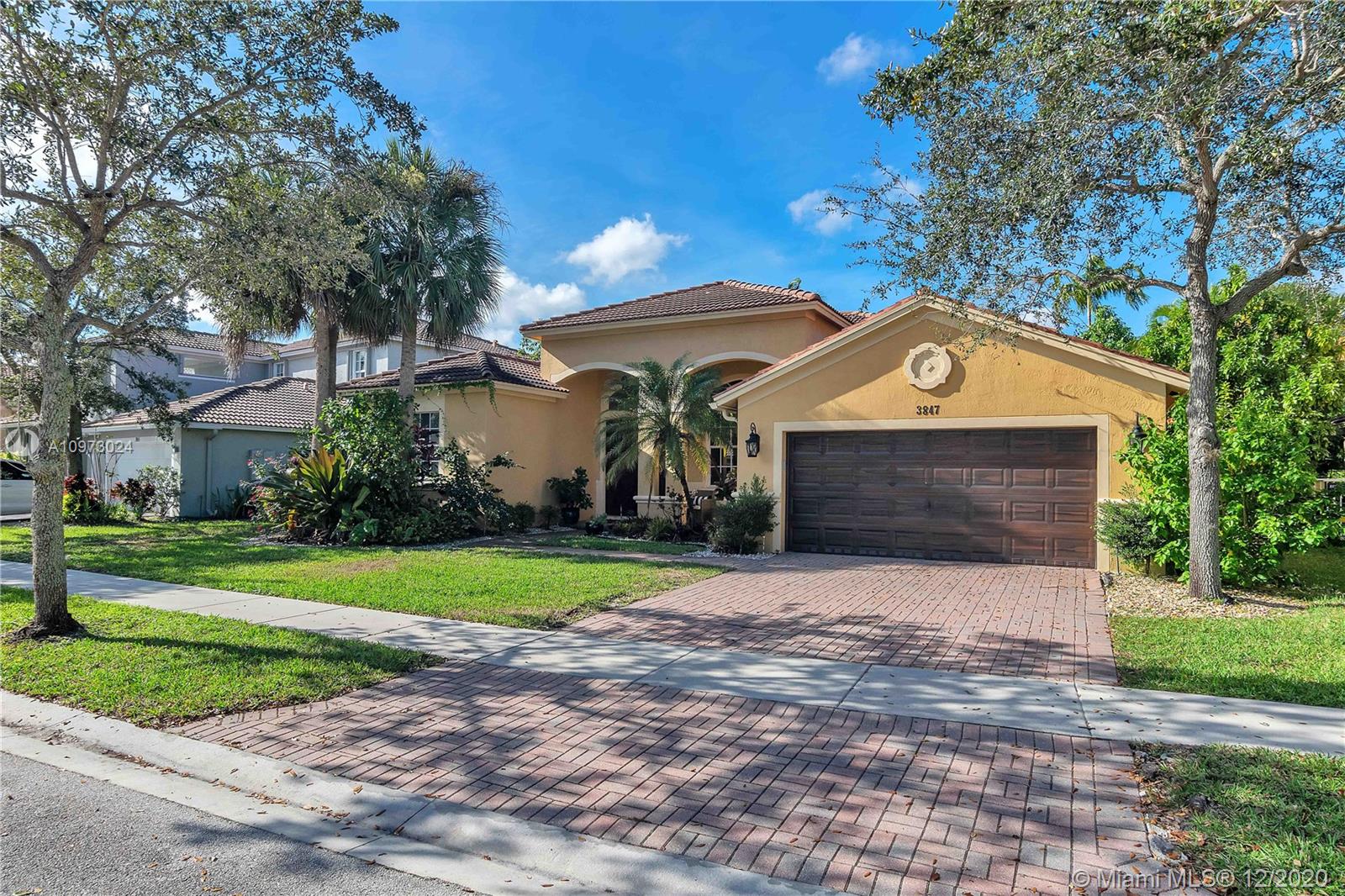 3847 W Gardenia Ave, Weston, FL 33332