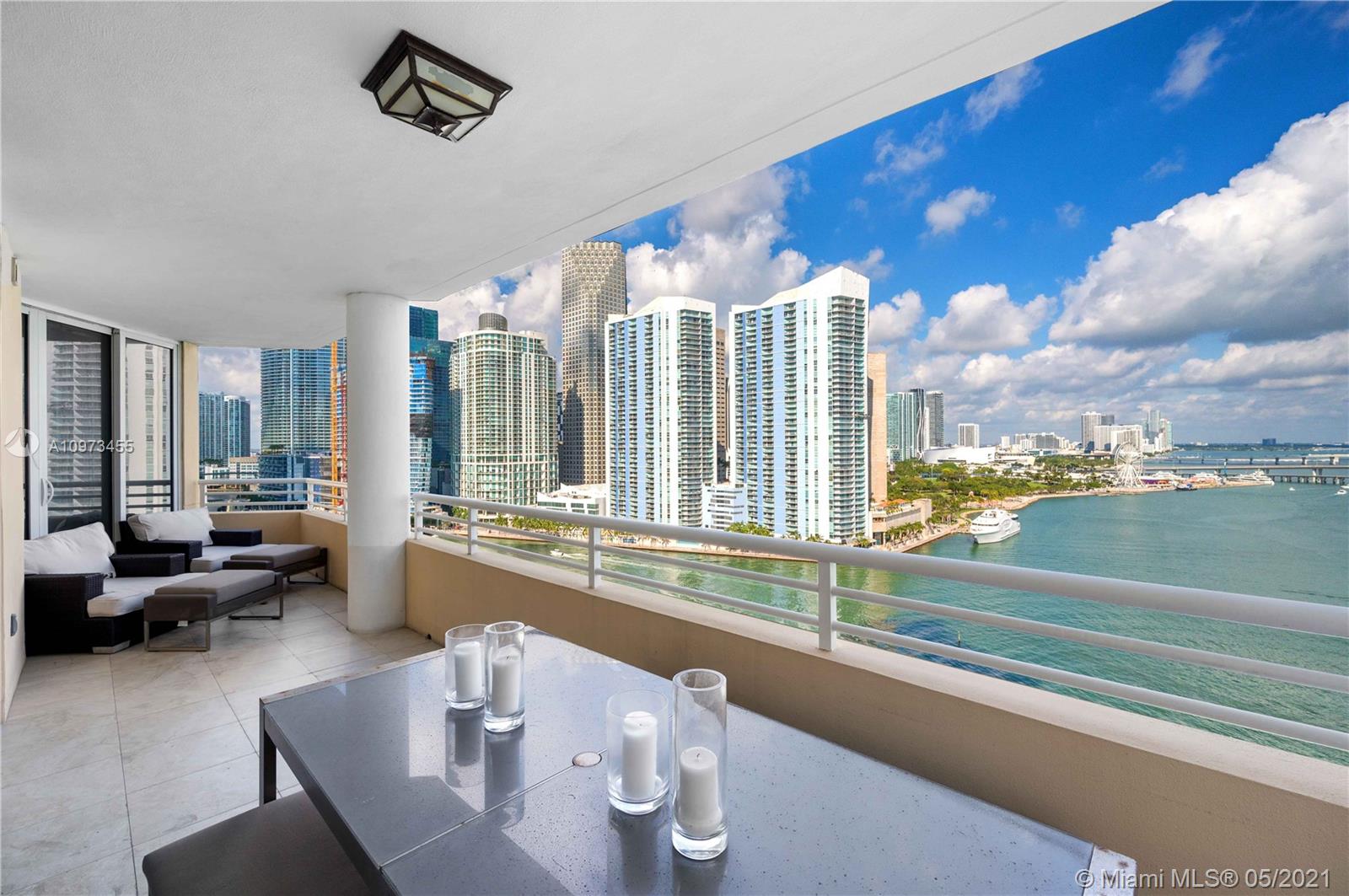 Miami, FL 33131,848 Brickell Key Dr #1906