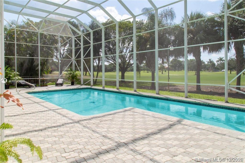 Plantation, FL 33324,451 W Lake Dasha Dr