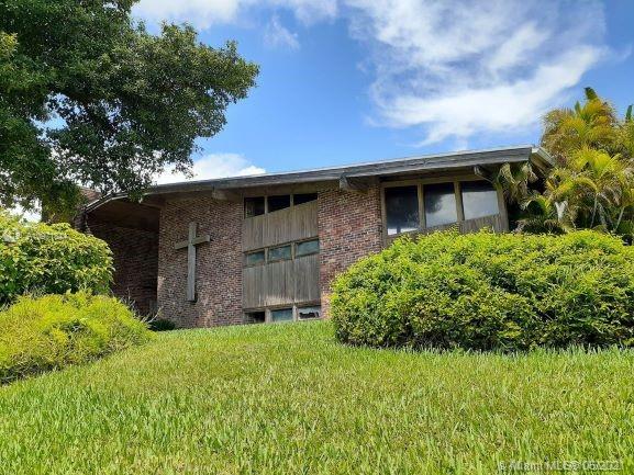 9025 SW 72nd St, Miami, FL 33173