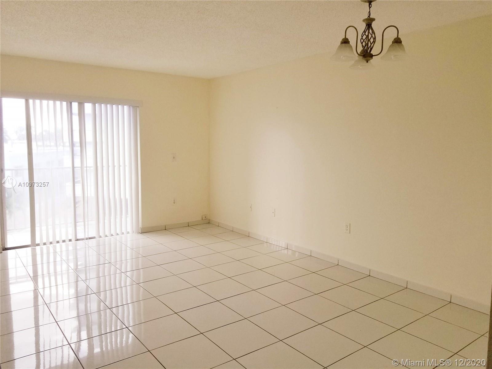 Miami Beach, FL 33141,7125 Bonita Dr #302