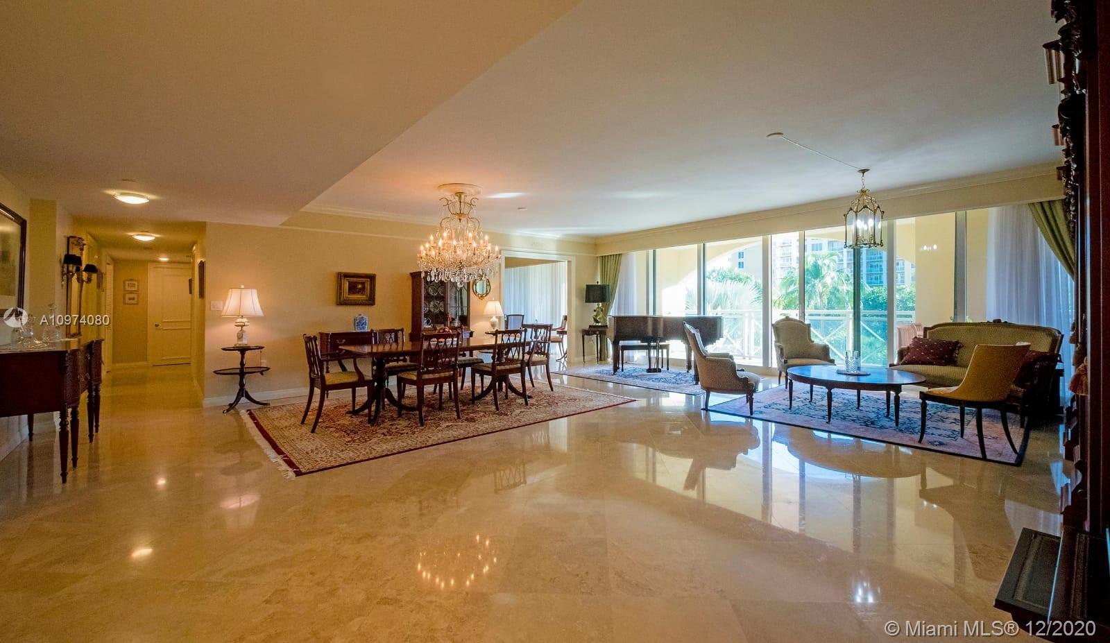 Key Biscayne, FL 33149,430 Grand Bay Dr #305