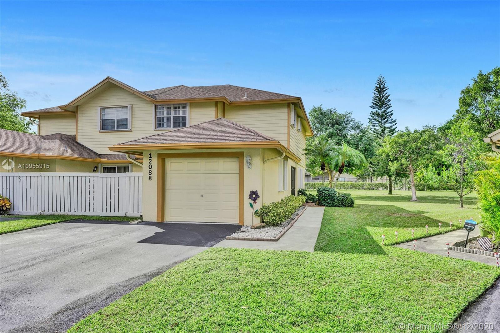 12088 NW 42nd St, Sunrise, FL 33323