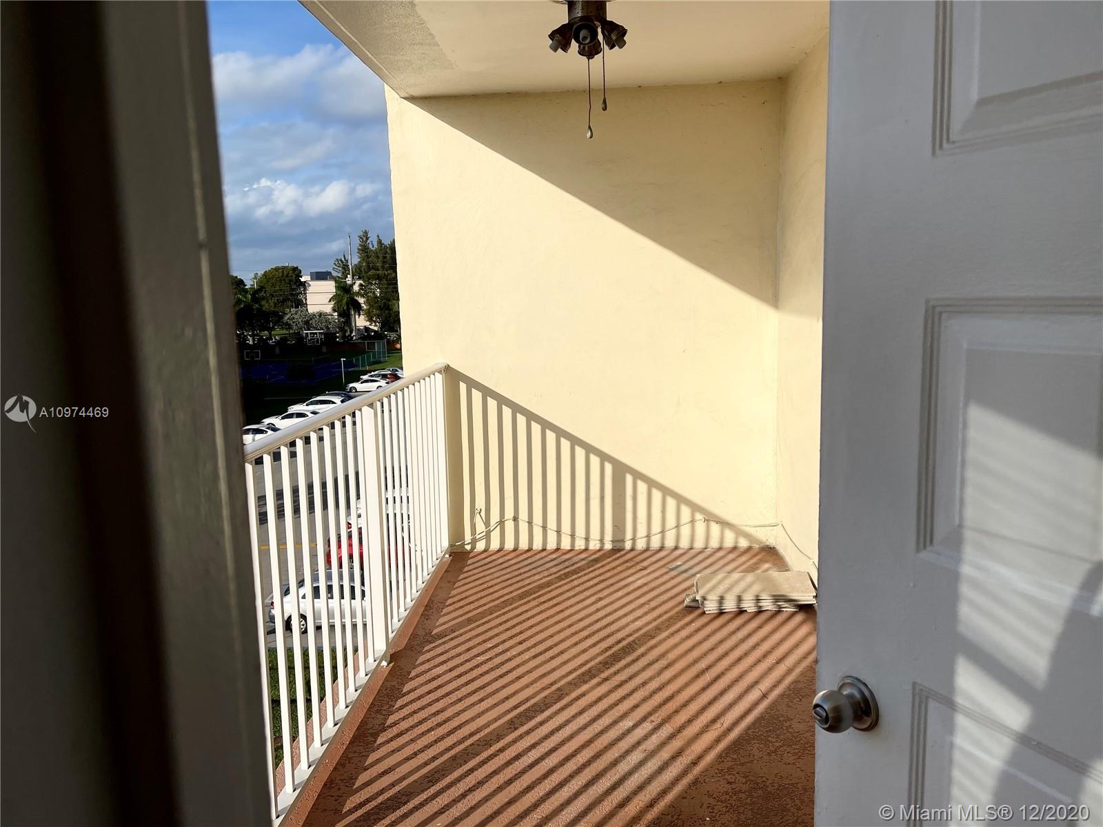 Hialeah, FL 33015,7000 NW 186th St #4-422