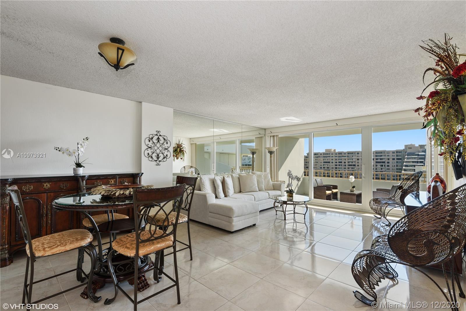 Key Biscayne, FL 33149,155 Ocean Lane Dr #1011