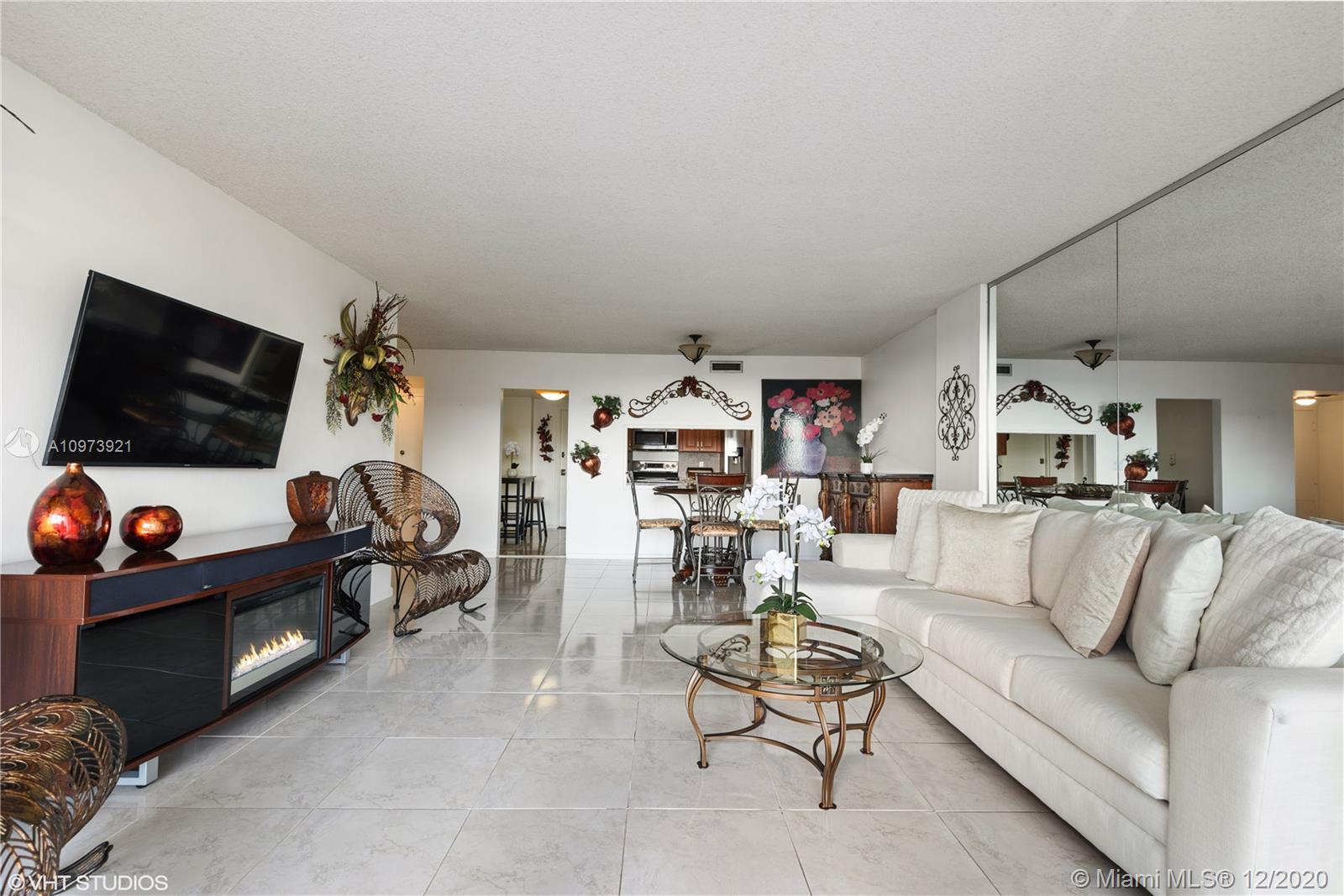 Key Biscayne, FL 33149,155 Ocean Lane Dr #1011