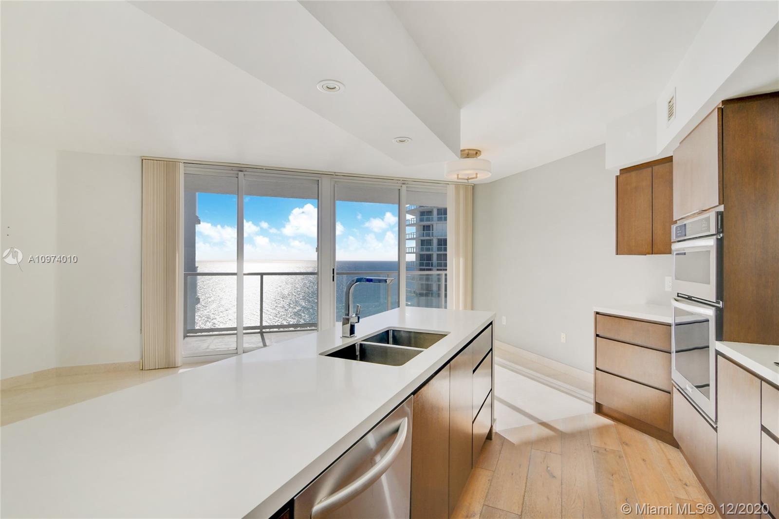 Sunny Isles Beach, FL 33160,16445 Collins Ave #2422