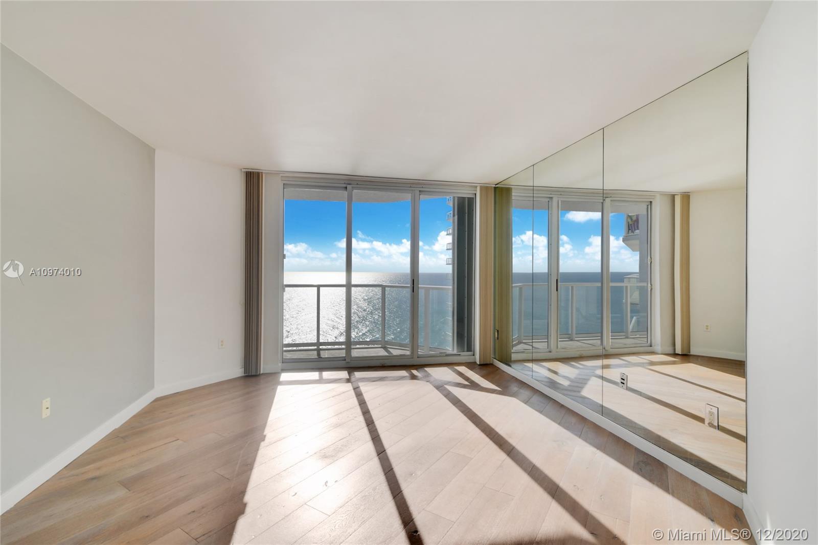 Sunny Isles Beach, FL 33160,16445 Collins Ave #2422