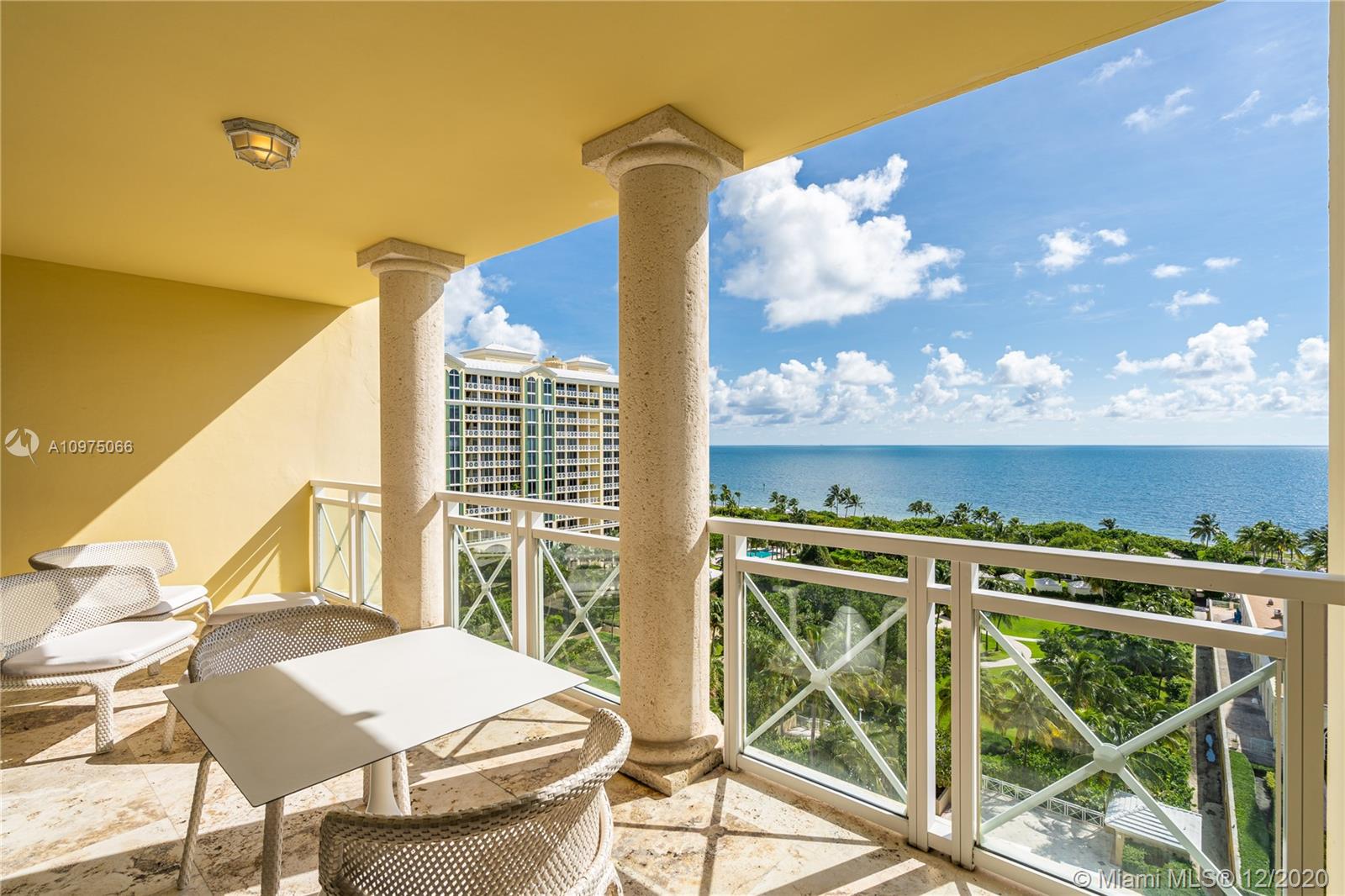 Key Biscayne, FL 33149,445 Grand Bay Dr #1009