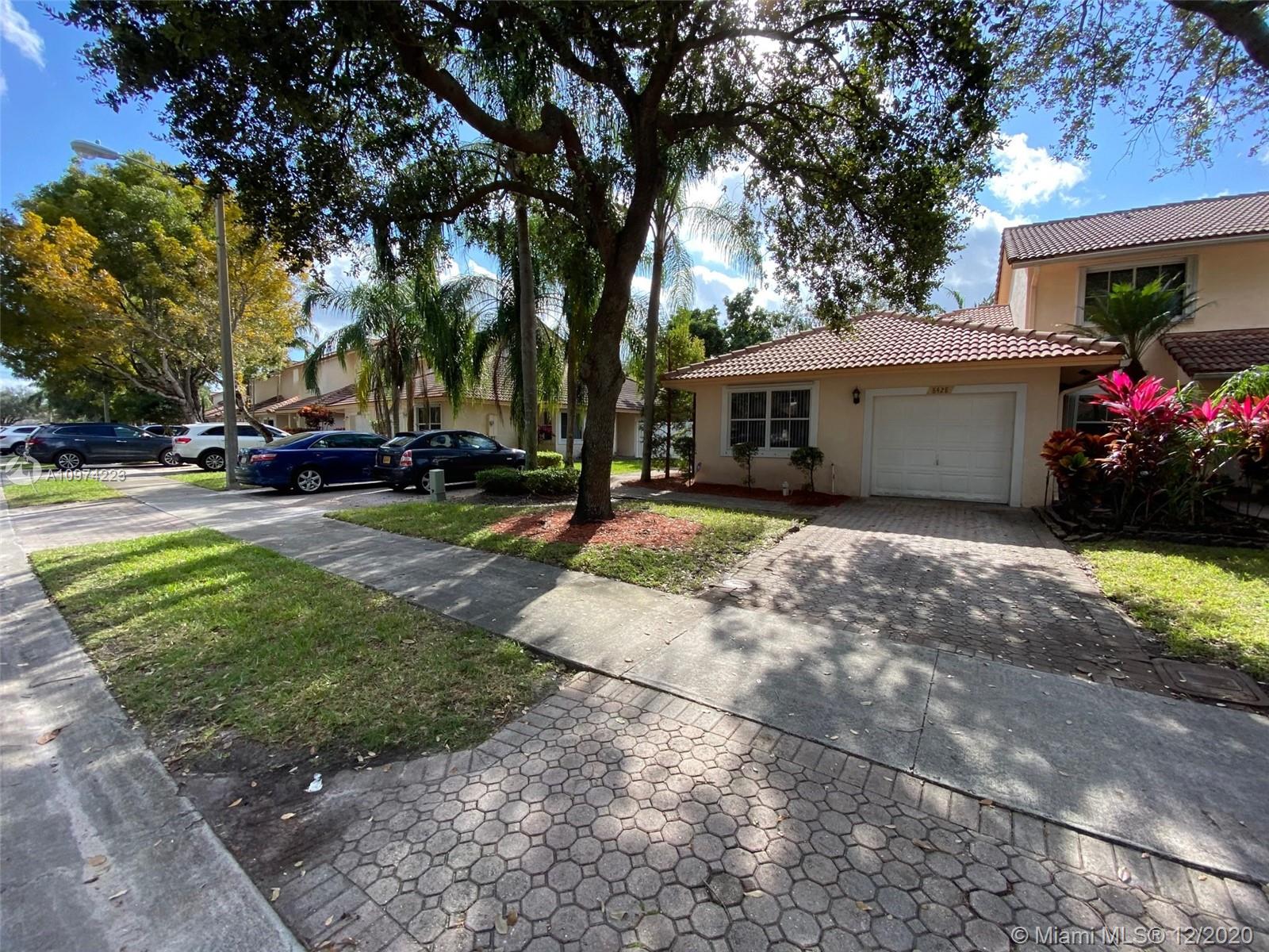 8428 NW 40th Ct, Sunrise, FL 33351