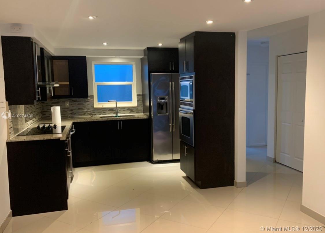 9353 Fontainebleau Blvd A218, Miami, FL 33172