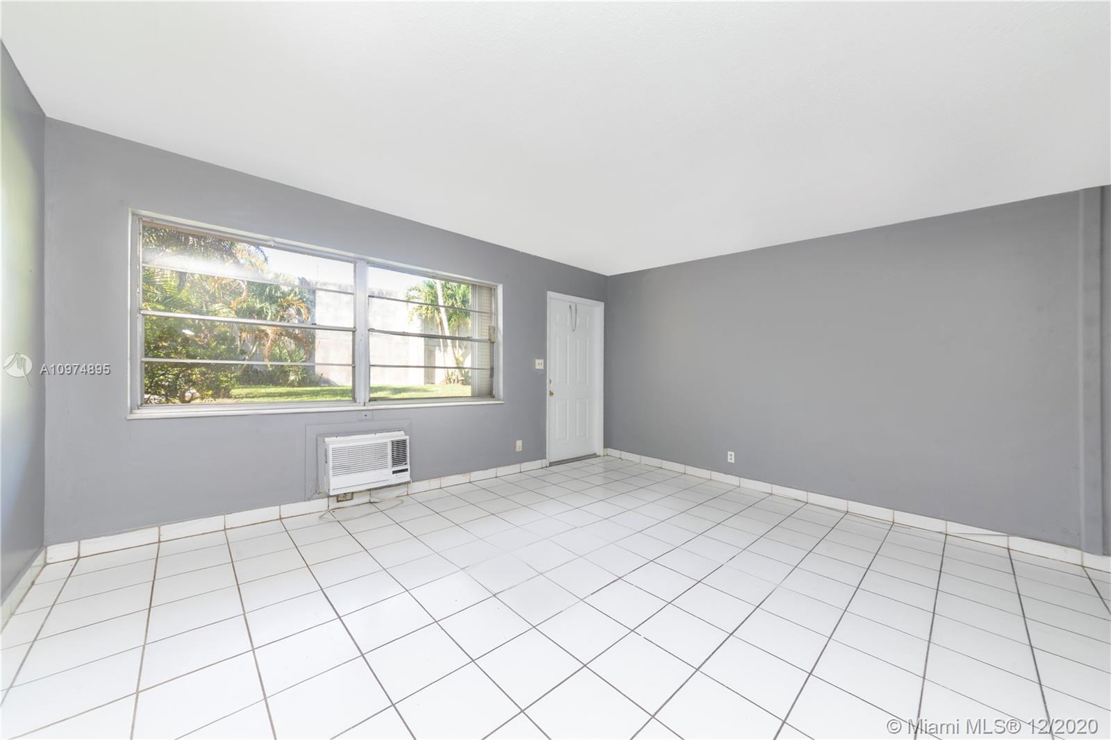 Hollywood, FL 33020,2918 Funston St #30B