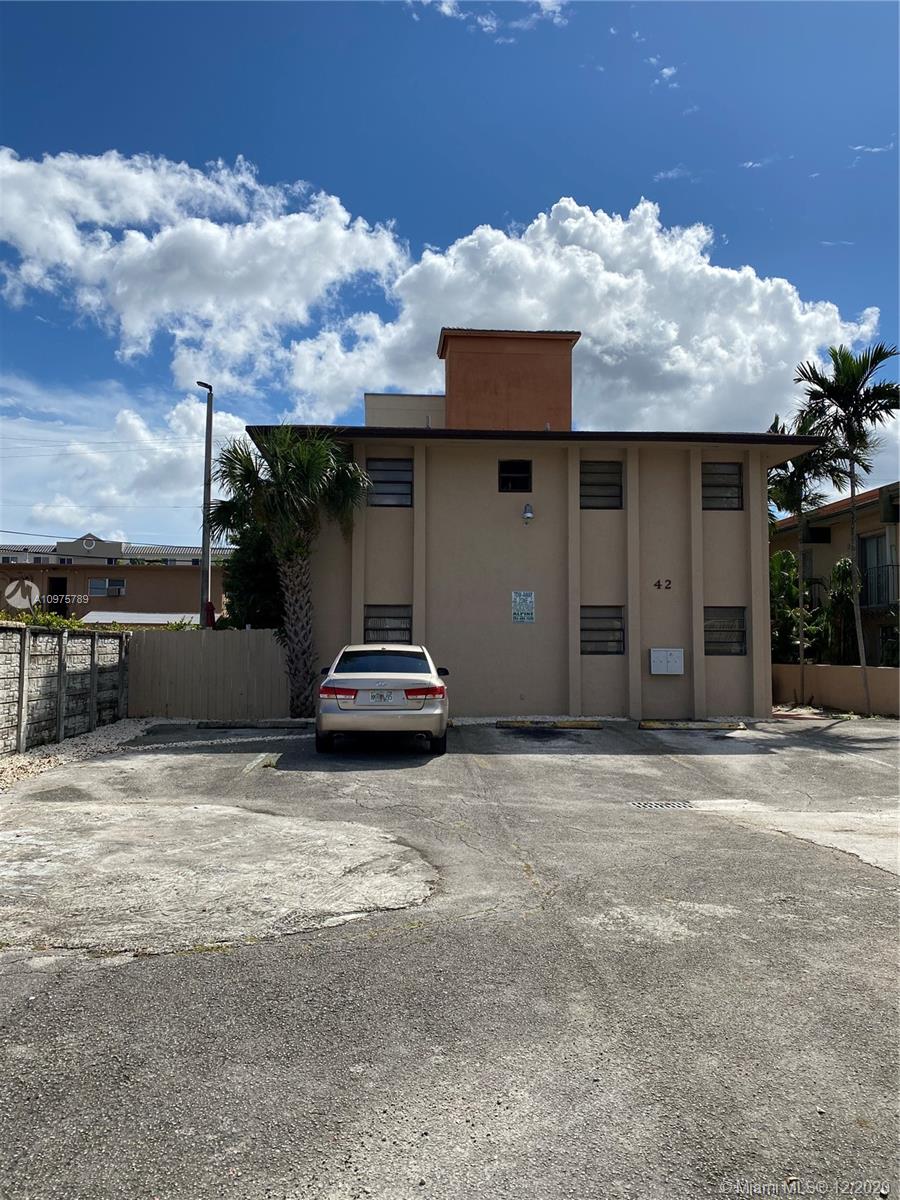 42 W 7th St, Hialeah, FL 33010