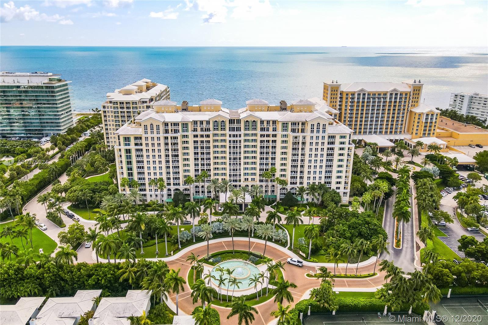 Key Biscayne, FL 33149,445 Grand Bay Dr #510