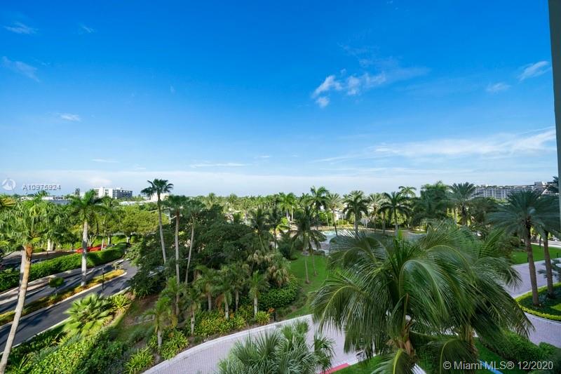 Key Biscayne, FL 33149,445 Grand Bay Dr #510