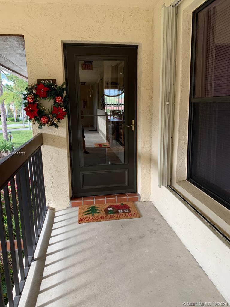 Stuart, FL 34997,570 SW South River Dr #207