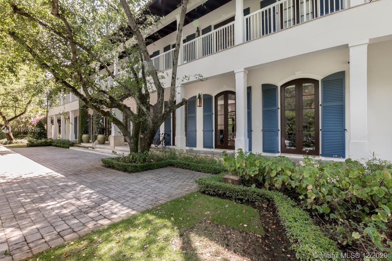 Coral Gables, FL 33156,5450 Banyan Trl