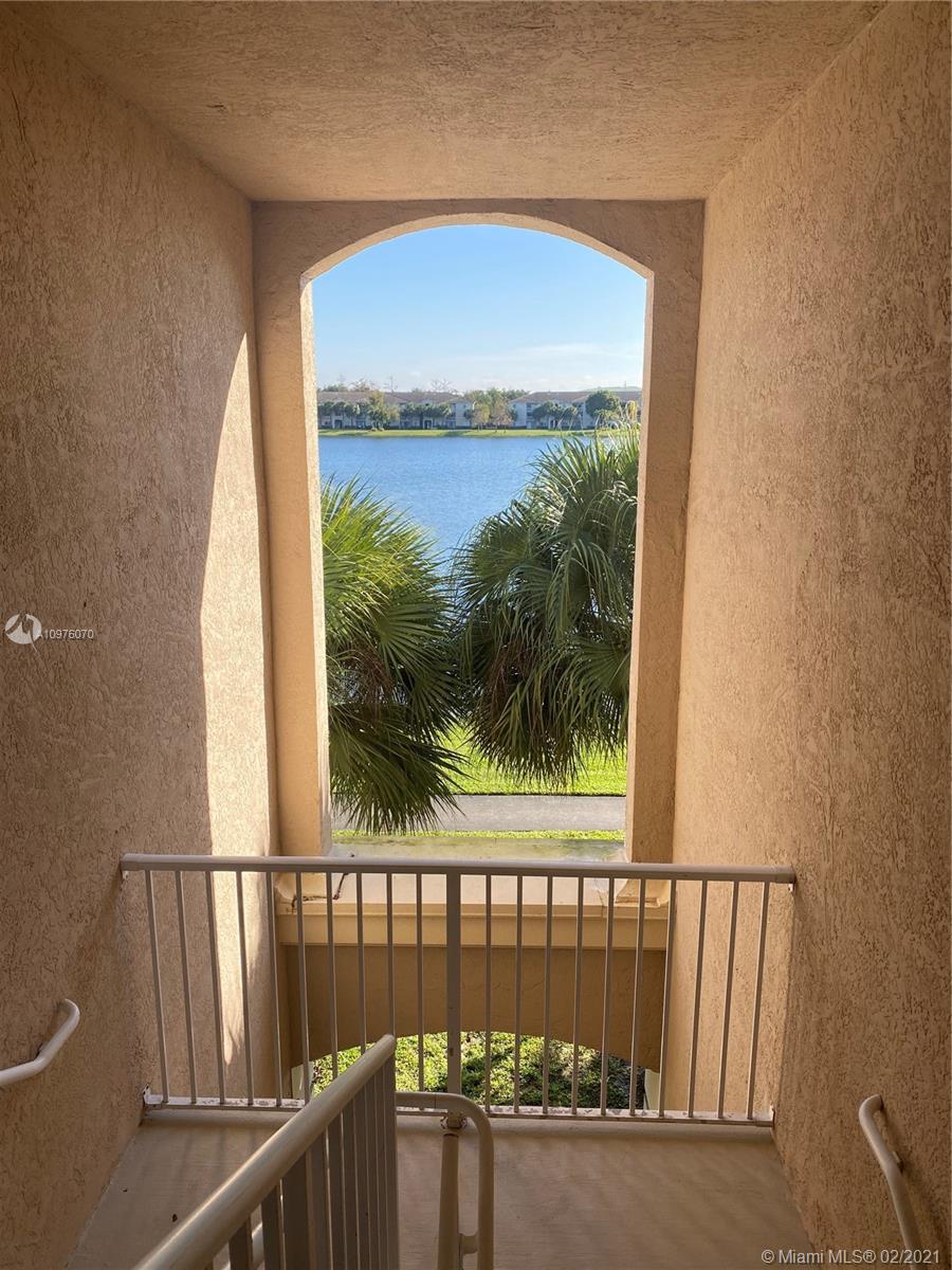 Coconut Creek, FL 33073,5015 Wiles Rd #304