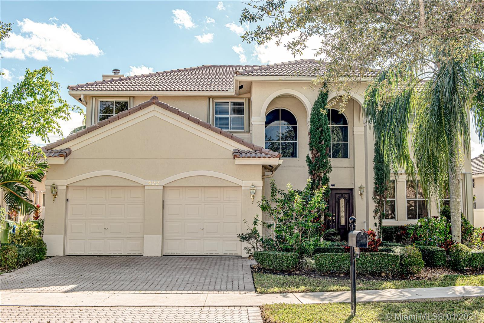 Weston, FL 33327,922 Crestview Cir