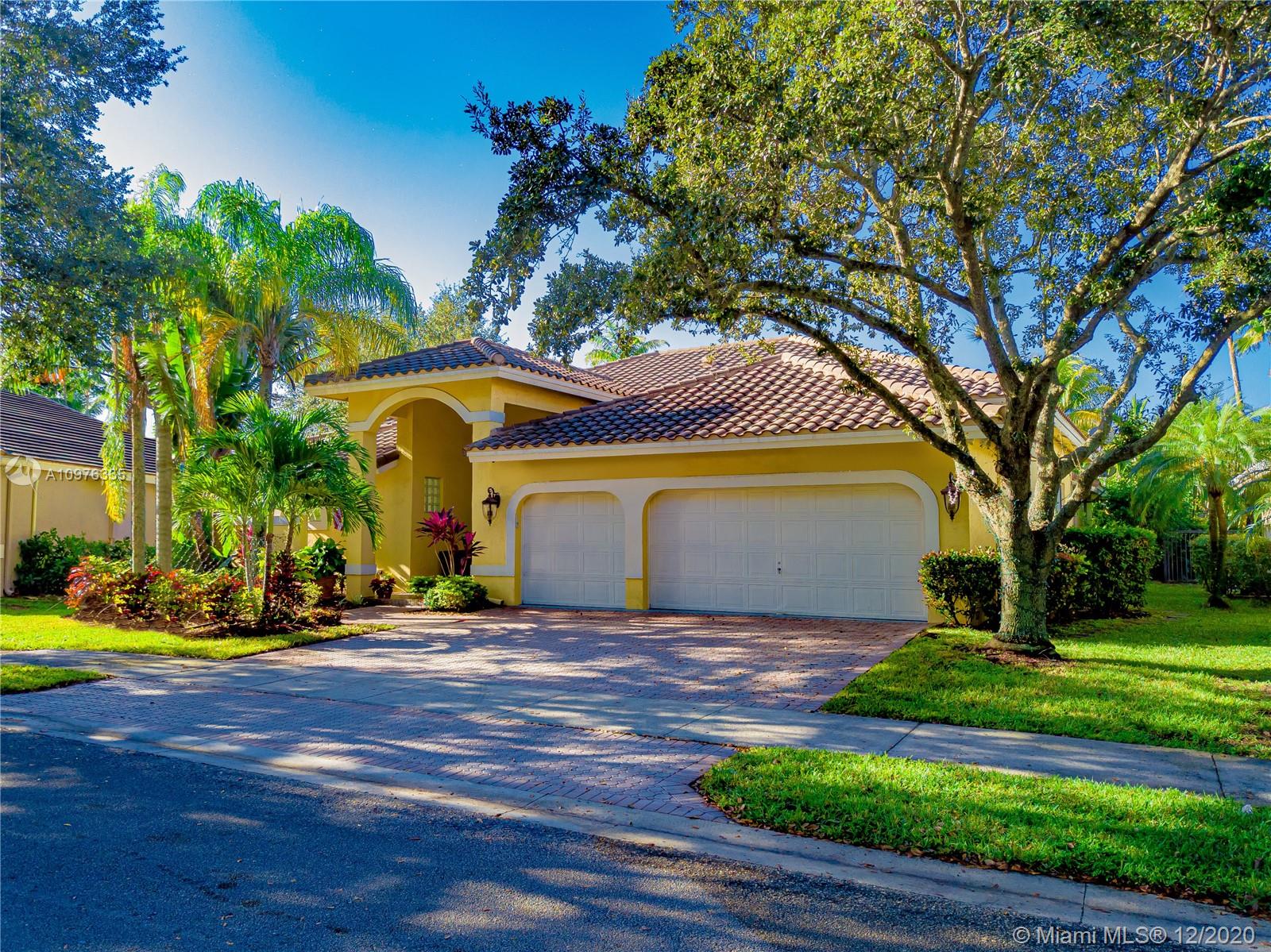 Photo 1 of 2764 Oakbrook Dr in Weston - MLS A10976335