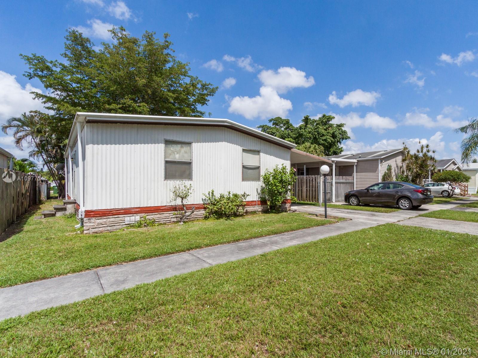 400 NW 214th Ave, Pembroke Pines, FL 33029