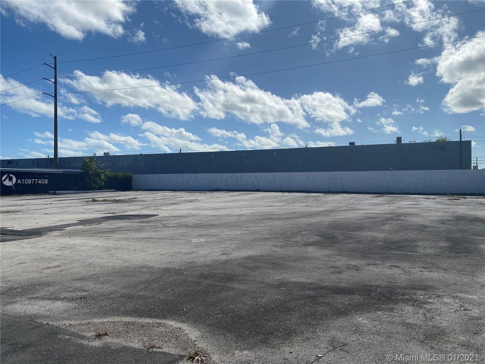 1880 NW 23rd St,  Miami,  FL 33142