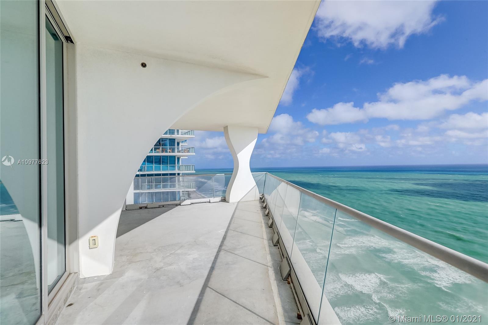 Sunny Isles Beach, FL 33160,16901 Collins Ave #2705