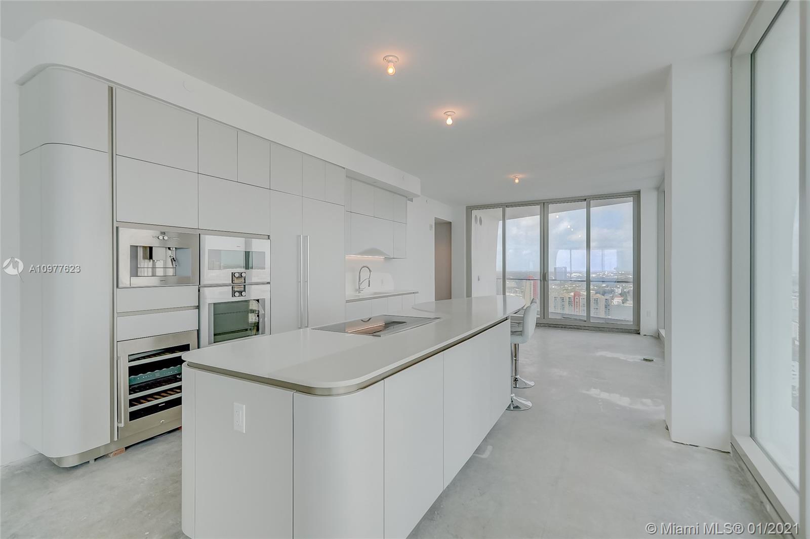 Sunny Isles Beach, FL 33160,16901 Collins Ave #2705