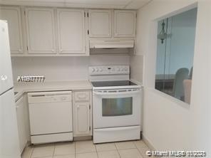 Sunrise, FL 33322,8465 Sunrise Lakes Blvd #208