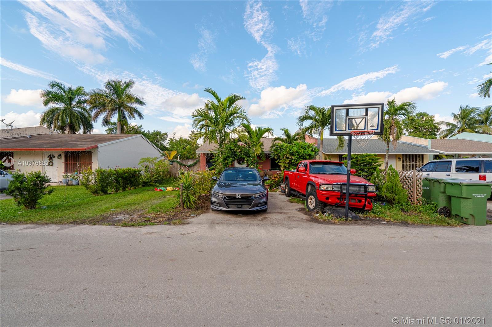 1321 Kia Dr, Homestead, FL 33033